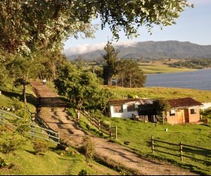 Embalse del Sisga Fuente: flickr.com por momentcaptured1